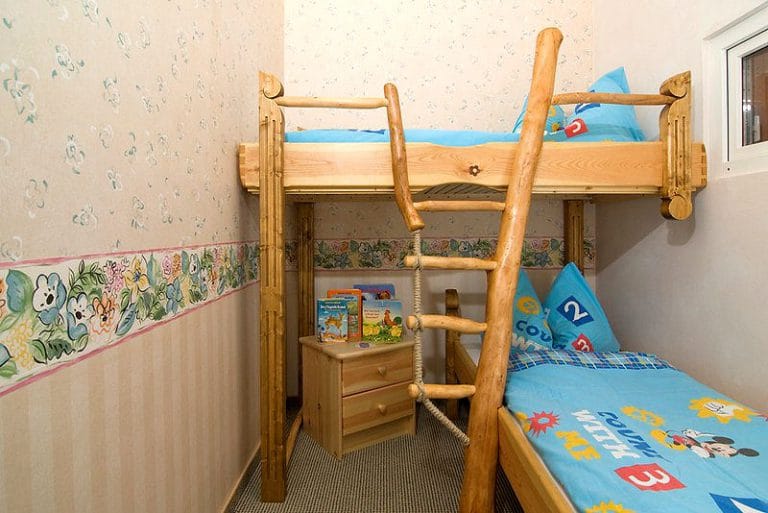 DIY Kinderzimmer Ideen - bewegliche Treppe