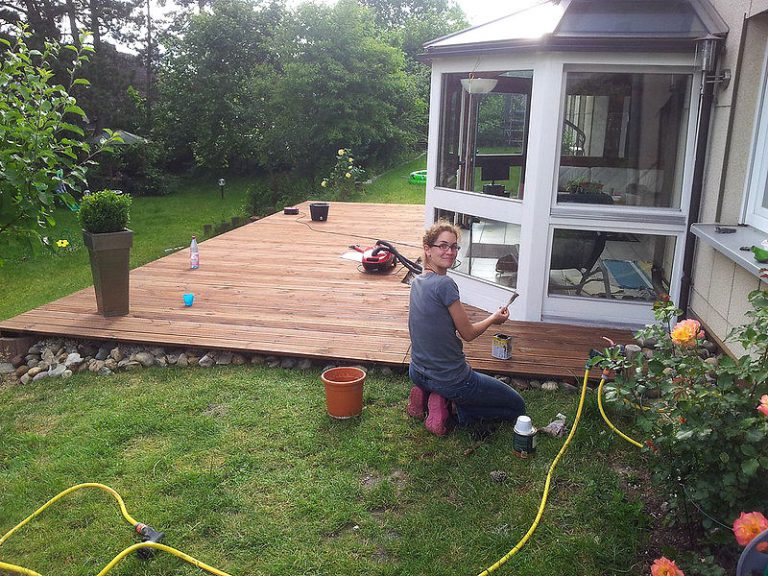 Der Bau einer Terrasse geht auch in Eigenregie