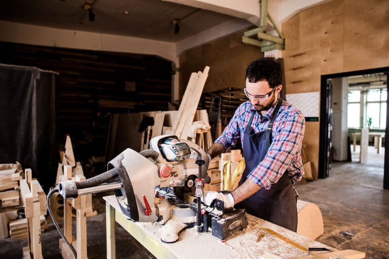 Sie handwerken gerne? Dann stellt eine Do it yourself Werkbank als Geschenk eine gute und passende Inspiration dar.